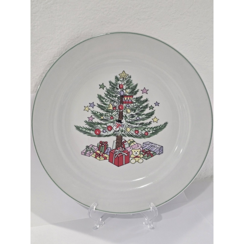 Vintage Gibson Dinner Plates Set Of 4 "Christmas Memories" Pattern Tree Presents